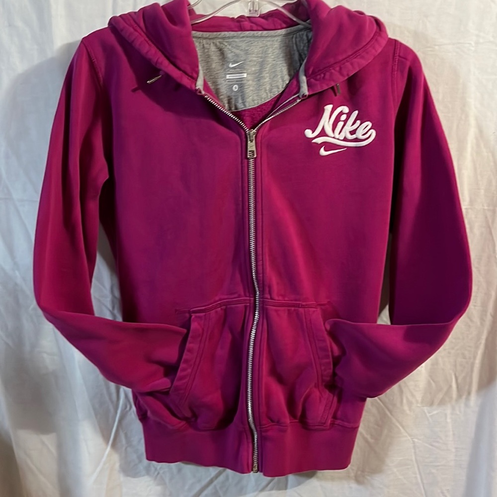 Women’s Nike hooded sweatshirt, size small